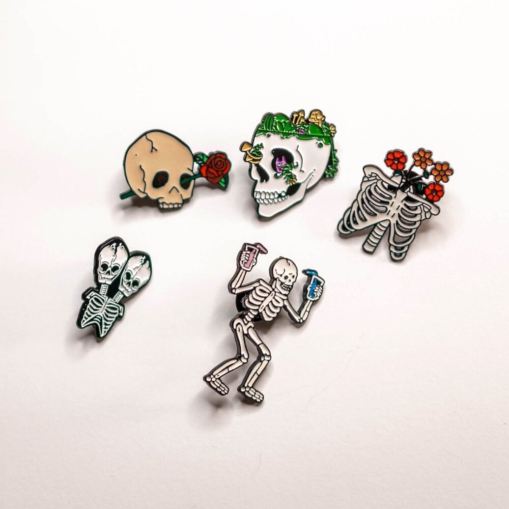 Set of 5 Skeleton & Skull Enamel Pins – Metal